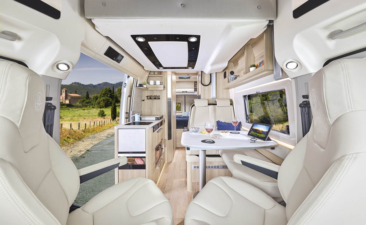 https://www.dreamer-van.de/img/campervan-xl-limited/fourgon-campervan-xl-limited-salon-big.jpg